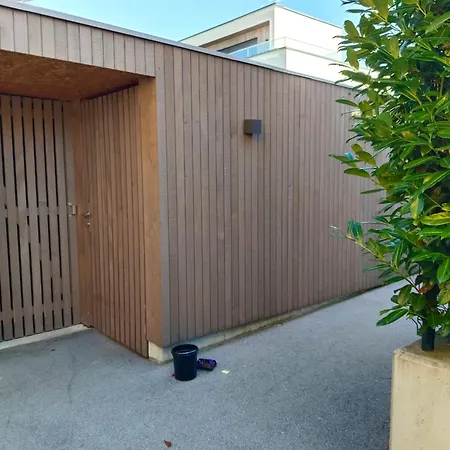 Ubytování v soukromí Guest With Private Shower And Toilet Near Salzburg *