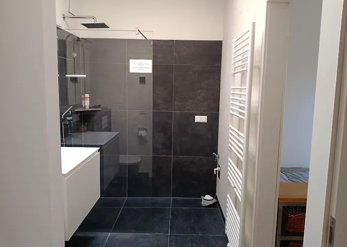 Guest With Private Shower And Toilet Near Salzburg *